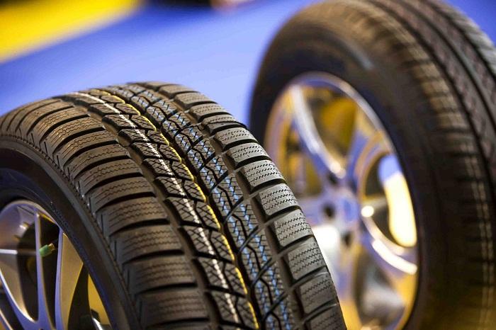 5 Advantages of Buying New Tires