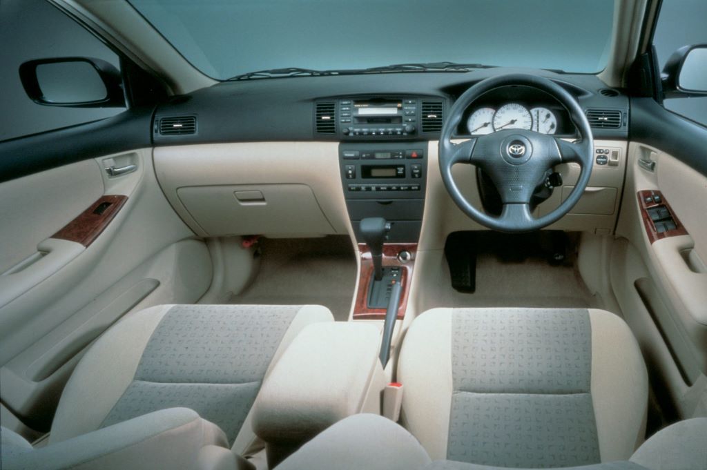 Toyota Corolla RunX interior