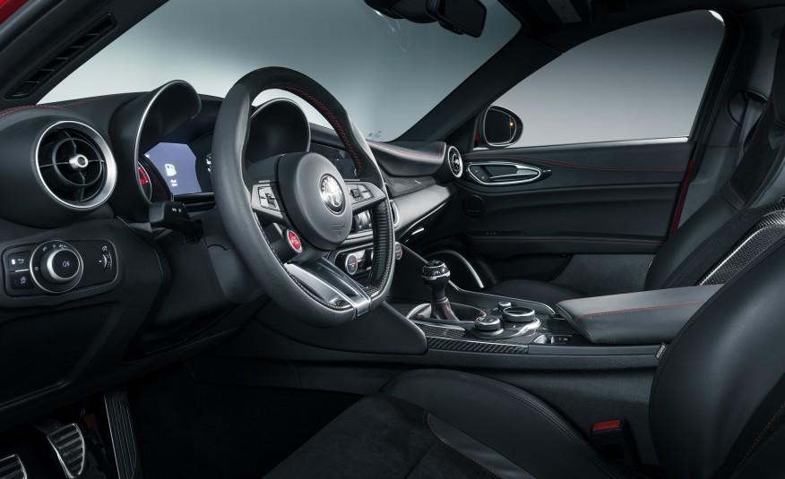 2017 Alfa Romeo Giulia Interior