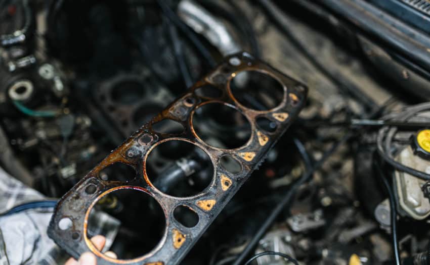 symptoms of a cracked head gasket