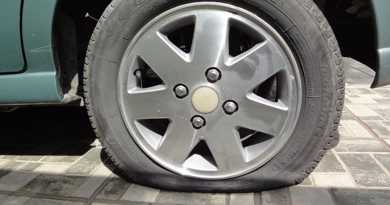 How to Fix a Flat Tire: Step by Step Instructions - CAR ...