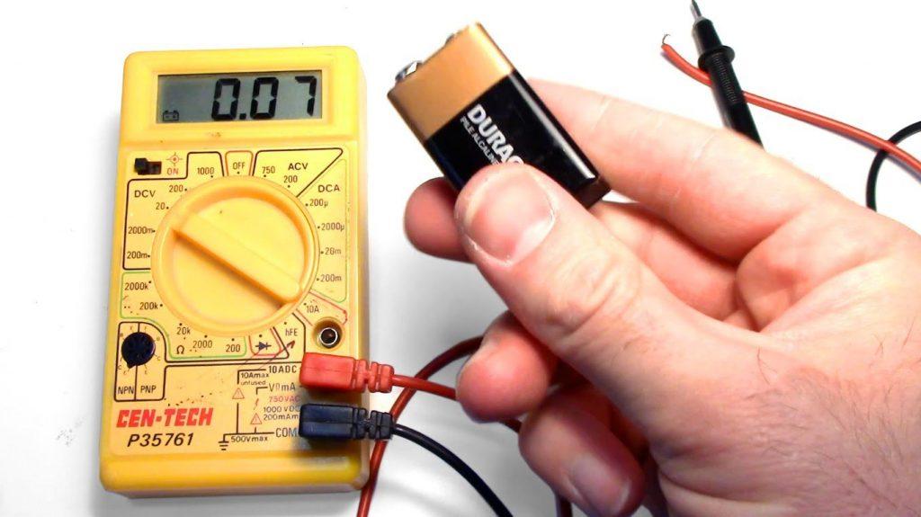 how to use a voltmeter