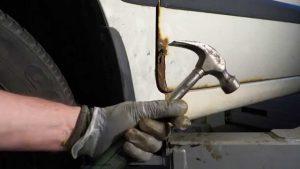 Be careful with the hammer! Hammer car dent
