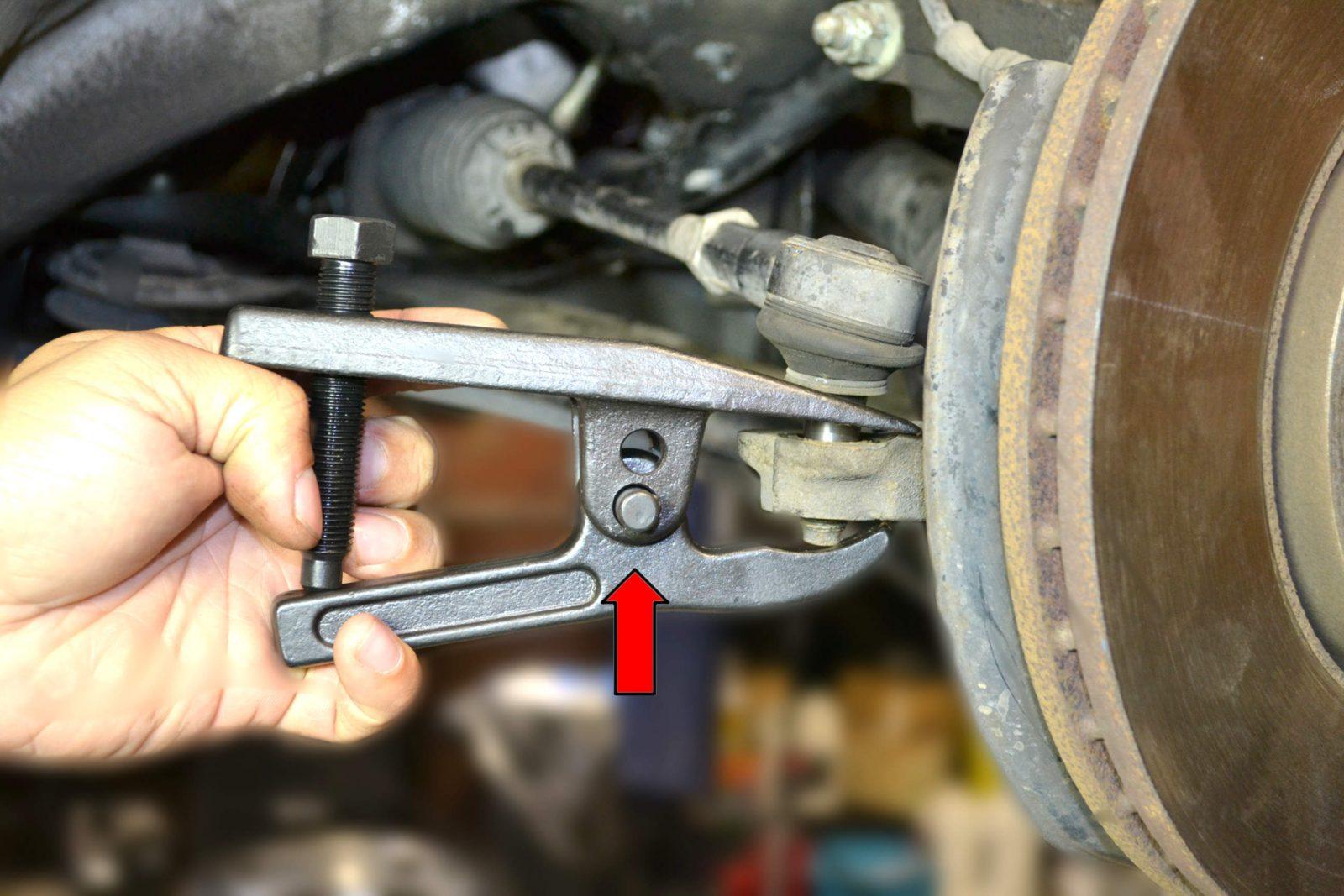 Unlike other problem when you car shakes, worn tie rod ends can be fixed easily car vibrates