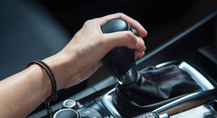 7 Things To Avoid While Driving An Automatic Transmission Car