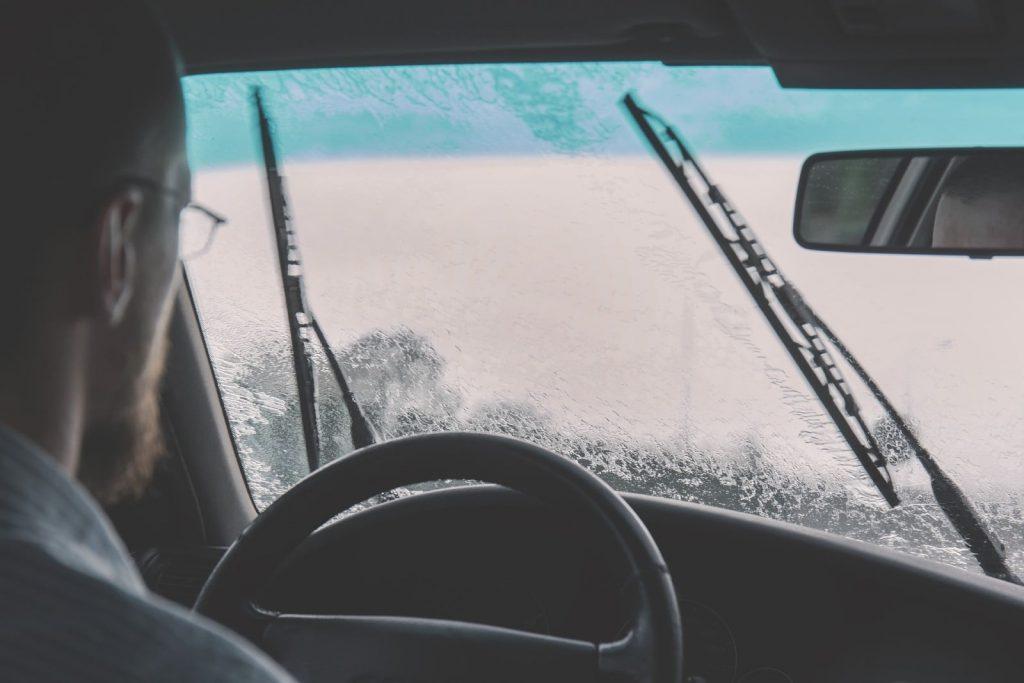 How to fix windshield wiper