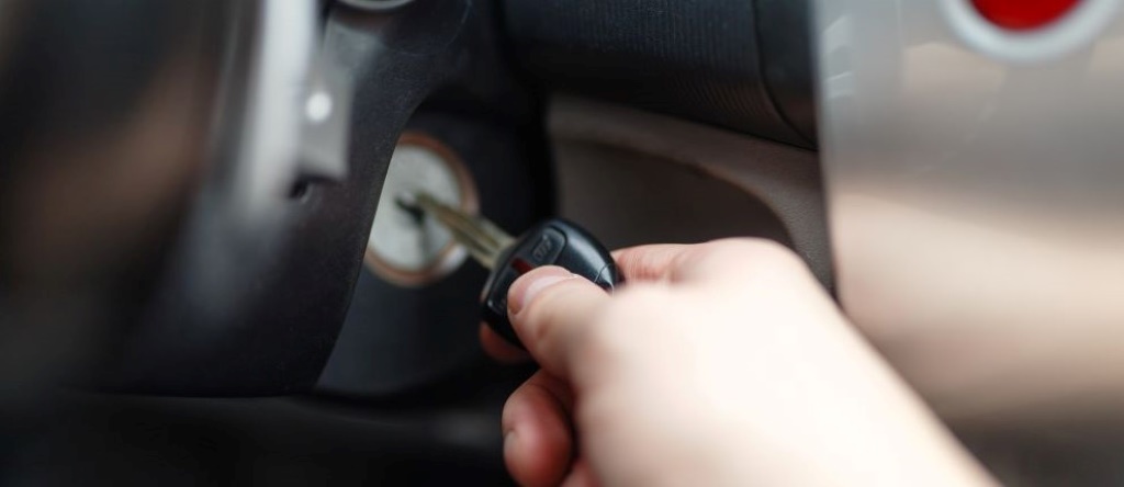 how to unlock a steering wheel without the key
