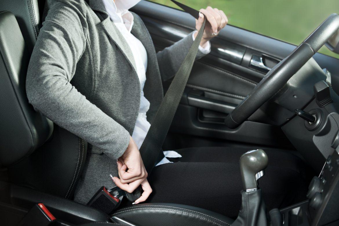 How to free and fix a stuck safety belt buckle 