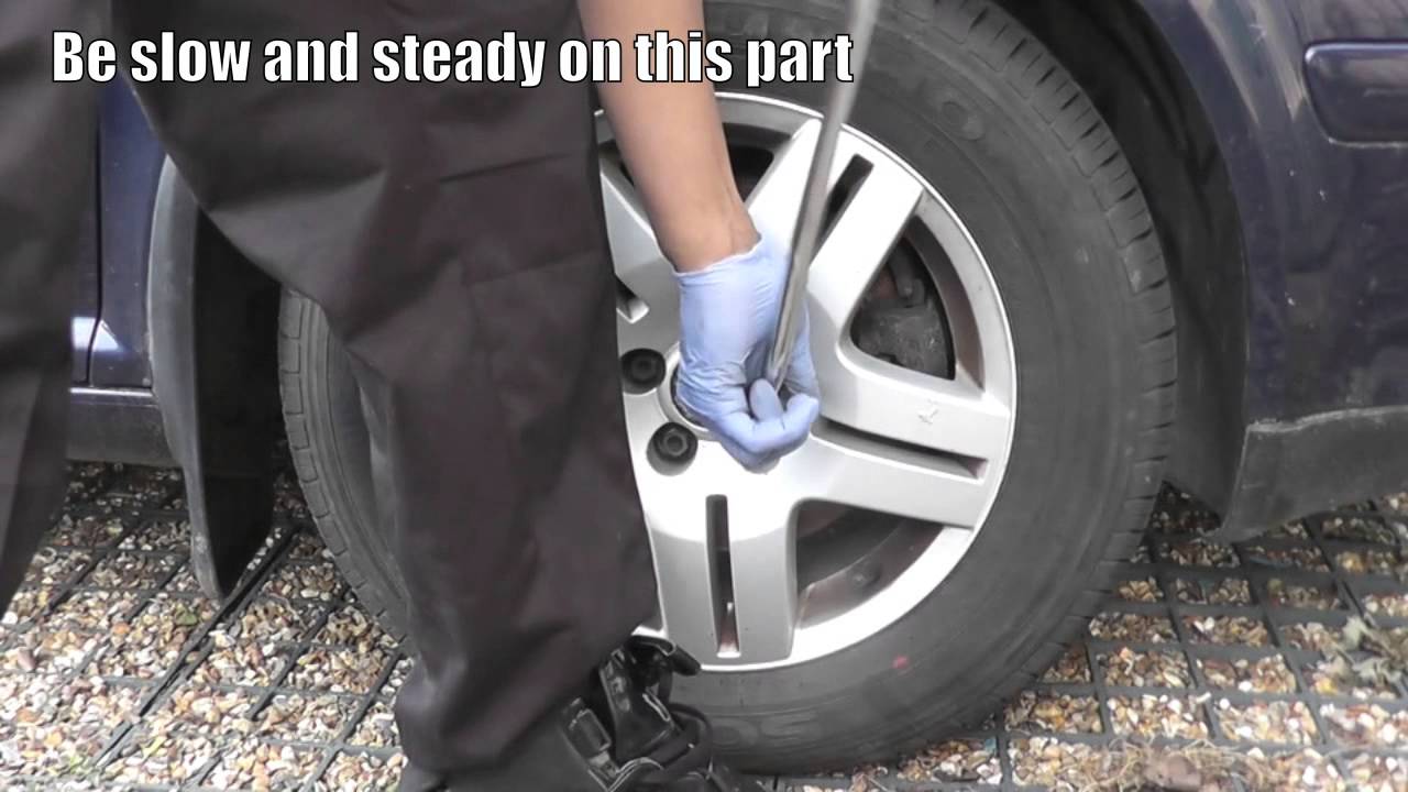 Process of how to remove rounded lug nuts