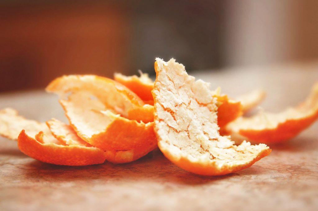 Remove cigarette smell by orange peels