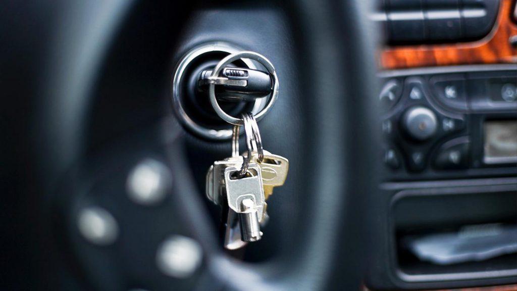 You cannot remove the key while driving