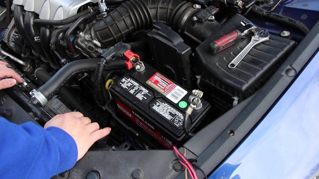 how much does a car battery weigh