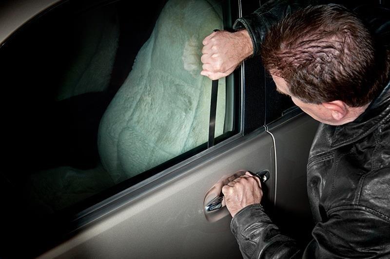 Easy Ways To Unlock Your Car Without Key During An Emergency