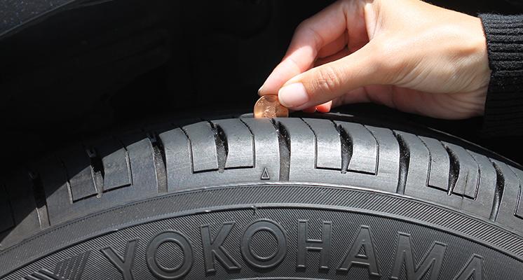 how to know when to replace tires on car