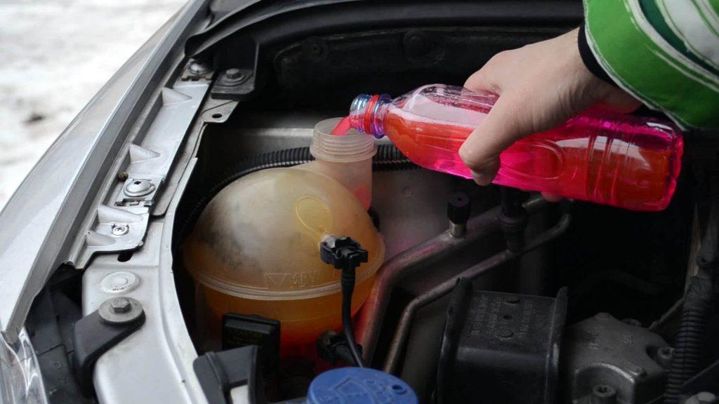 Causes for low coolant light comes on and off