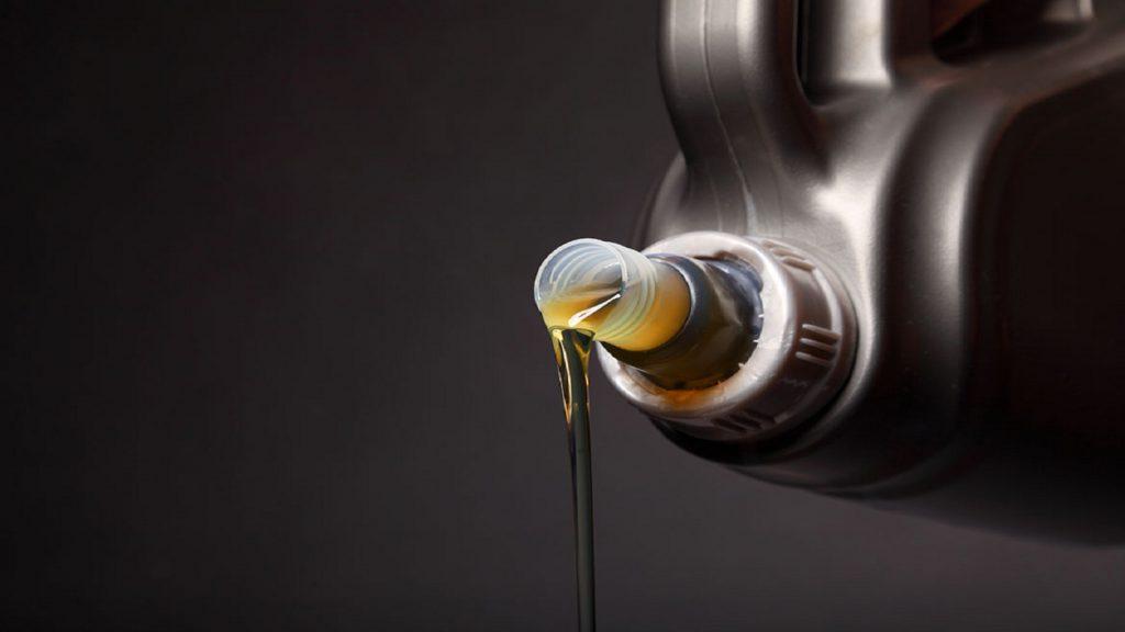 Experts advice about does motor oil expire