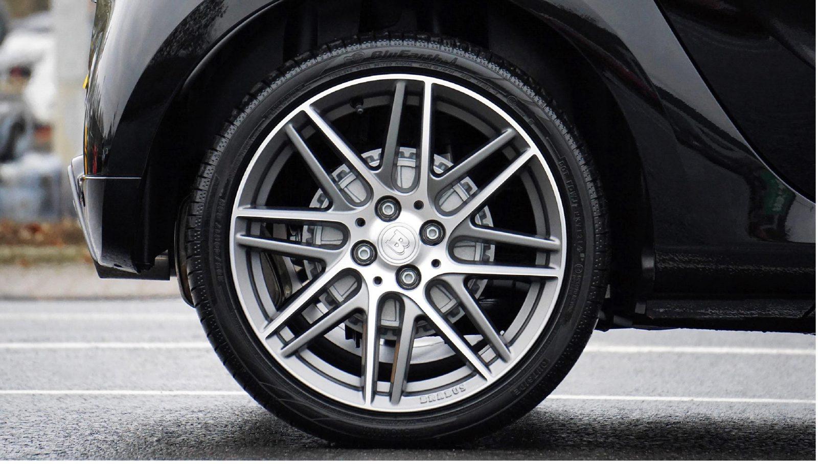 Tubeless Tyre vs Tube Tyre Find Out The Top Differences