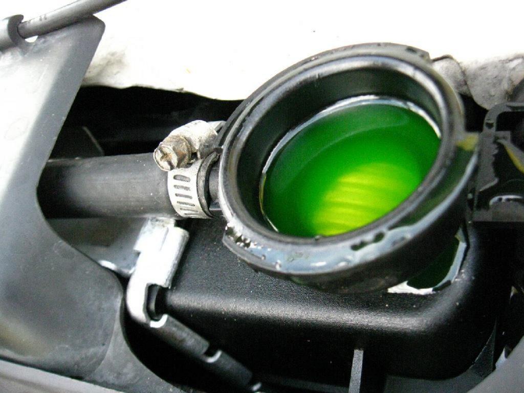 Can You Put Water In Coolant Tank Know Here