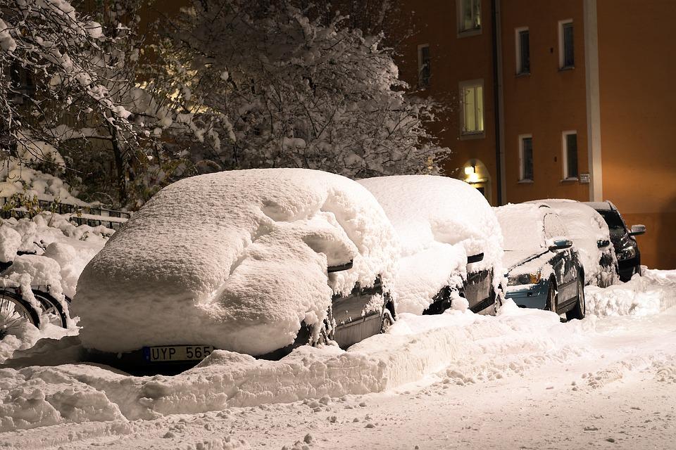 All about getting your car unstuck from snow