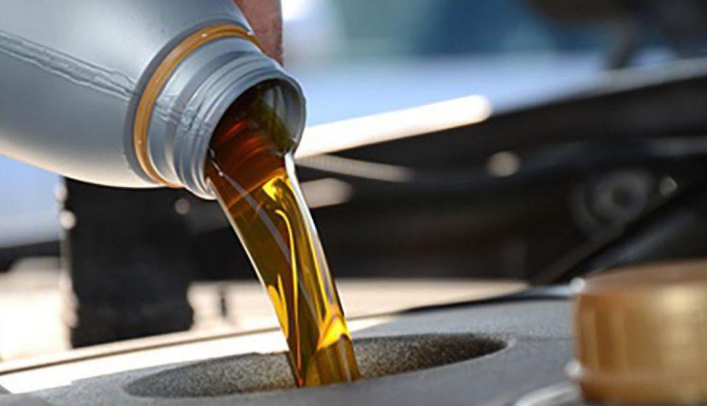 is engine oil the same as transmission oil 