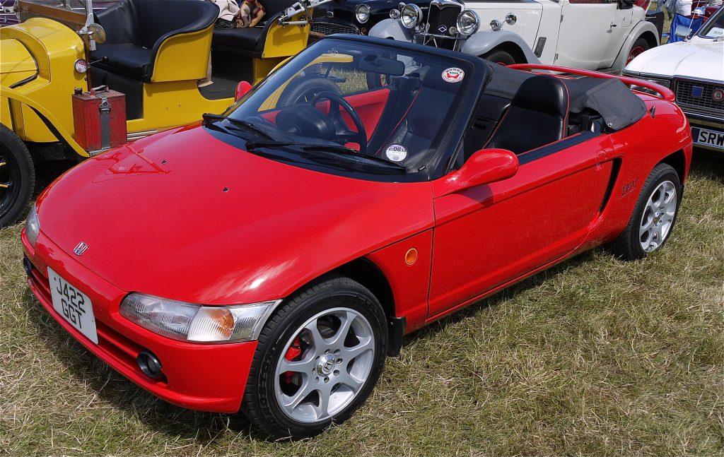 Choosing between Suzuki Cappuccino vs Honda Beat