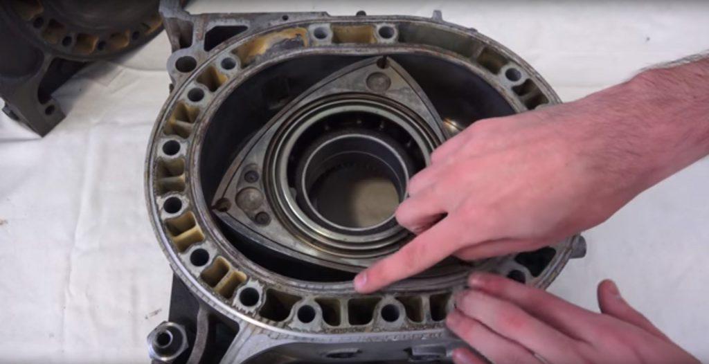 Rotary engines and their working 