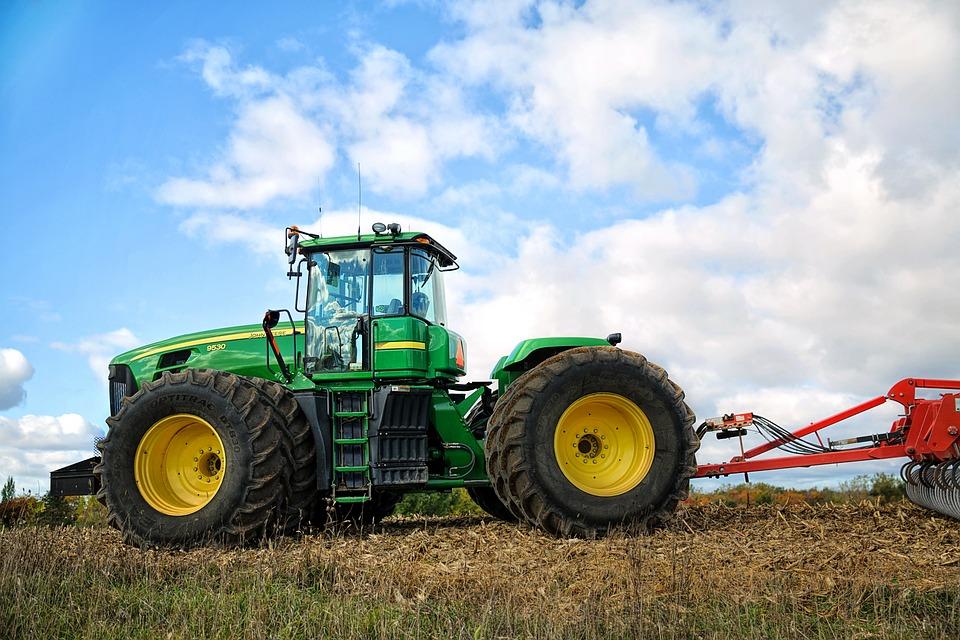 Why tractors have bigger rear wheels