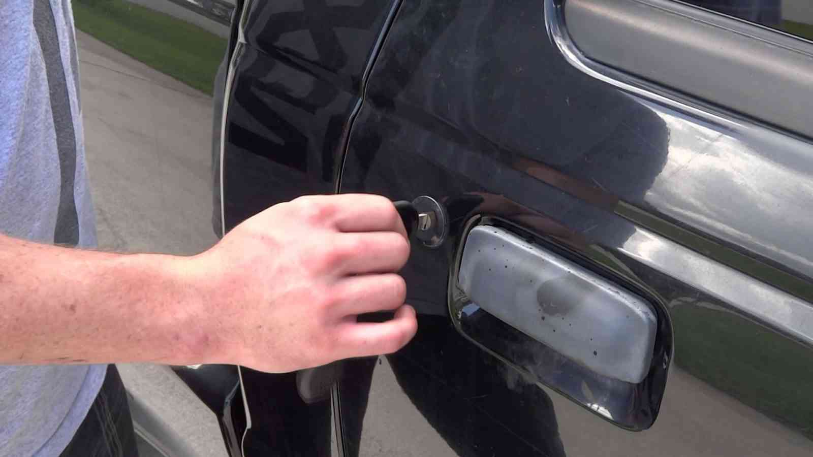 Why your car door won't lock or unlock properly - Autoblog