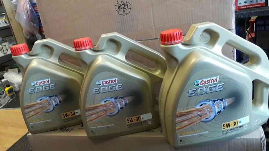 🔨With [Titanium] 🔨 - Castrol Edge 5w30 Engine Oil - 