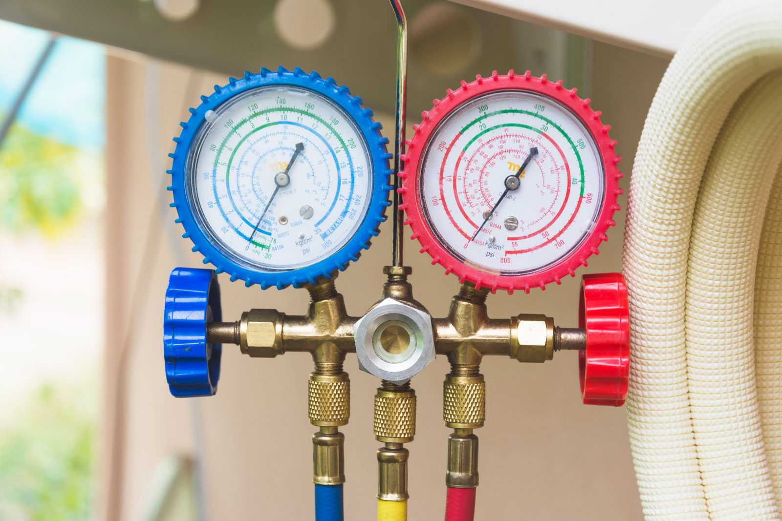 the close looks of a pressure meter