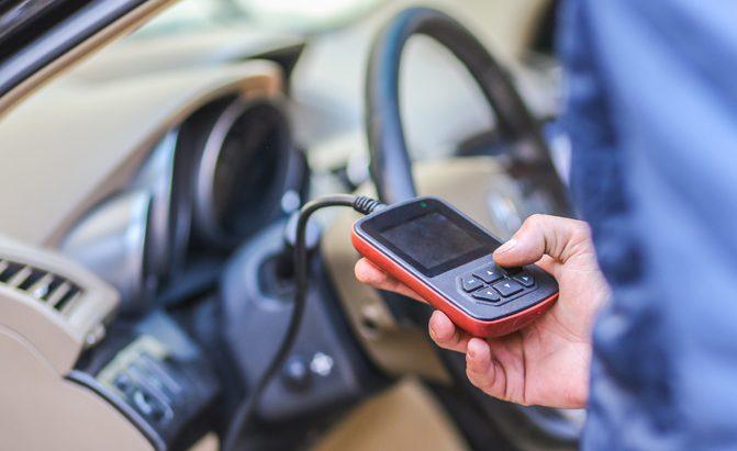 how to use OBD2 scanner