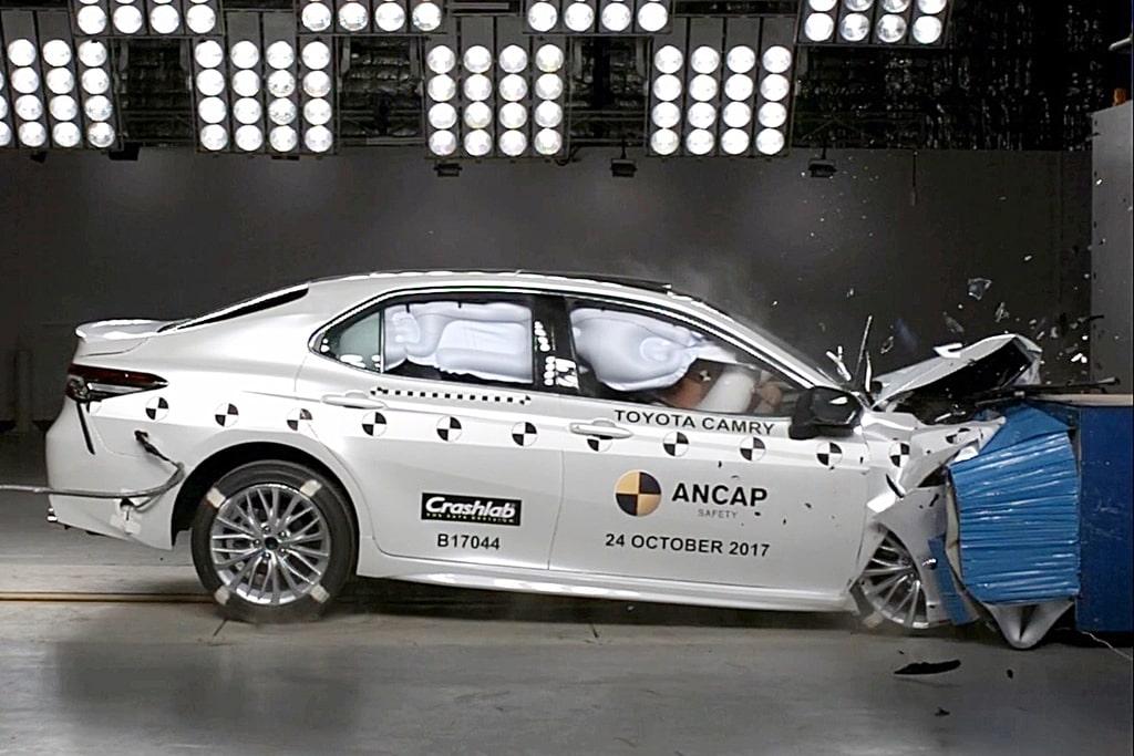 Toyota Camry crash test