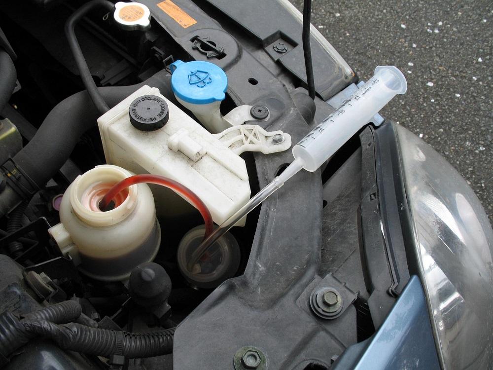 How to Flush Power Steering Fluid in Your Garage