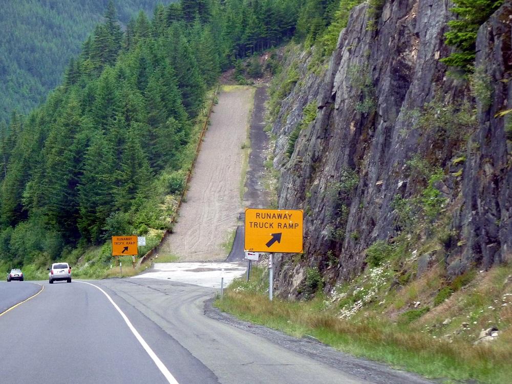 Runaway truck ramp что это