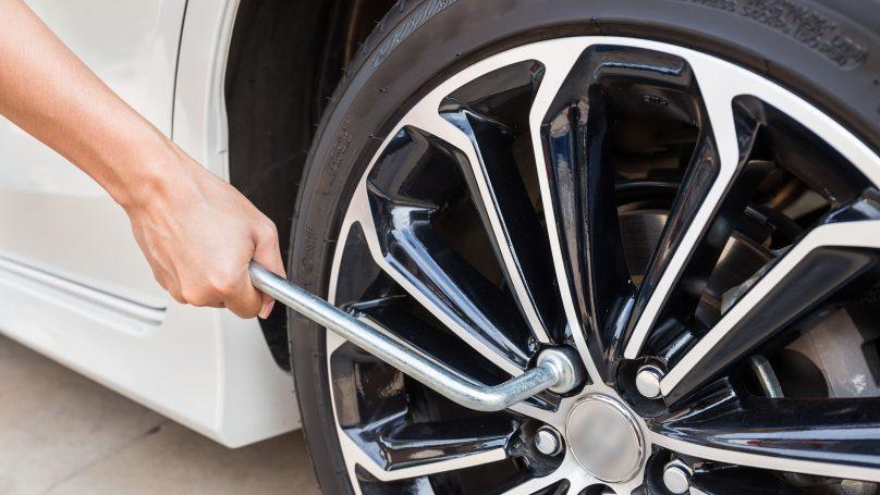 how to use a torque wrench