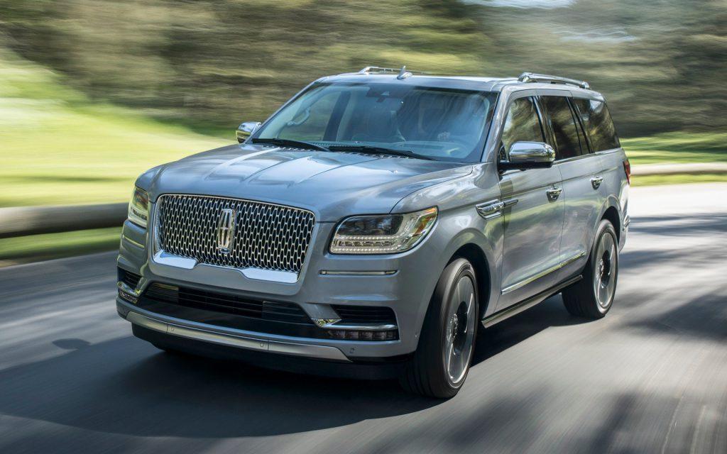 how long is a lincoln navigator