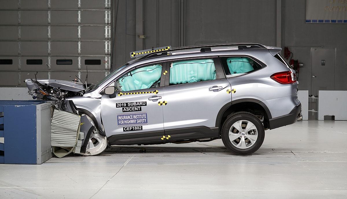 SUVs crash test collision