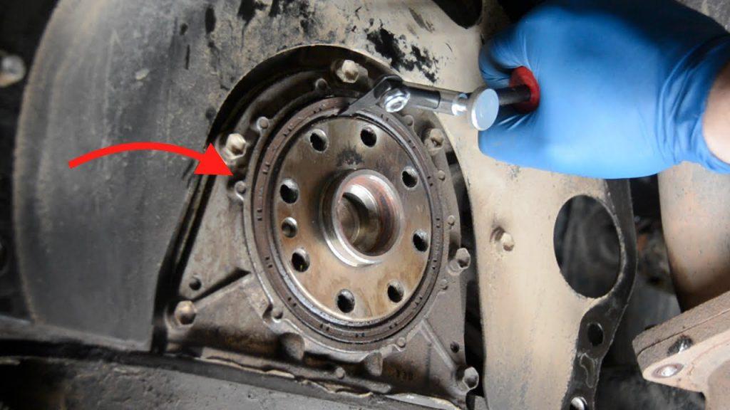 Rear Main Seal Leak Symptoms And How to Diagnose