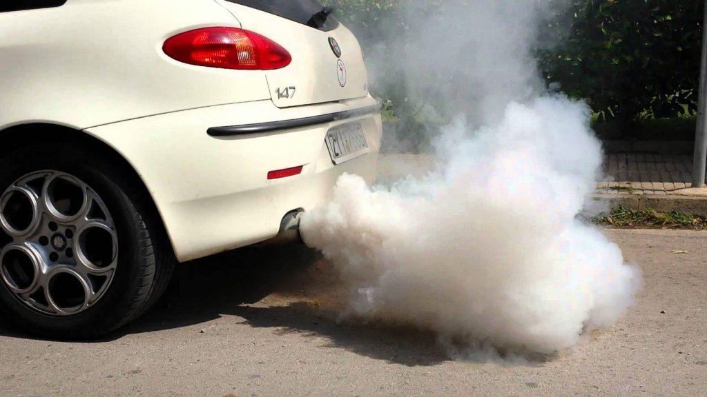 Compression test on a car