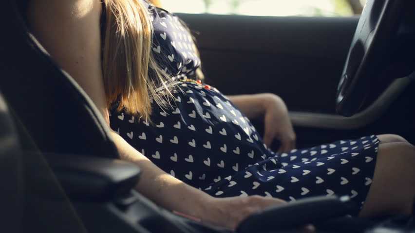 wearing a seatbelt while pregnant