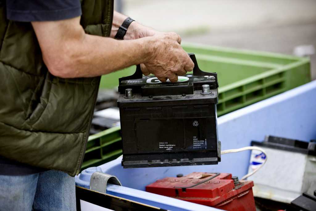 How to Dispose of Car Battery The Most Efficient Ways