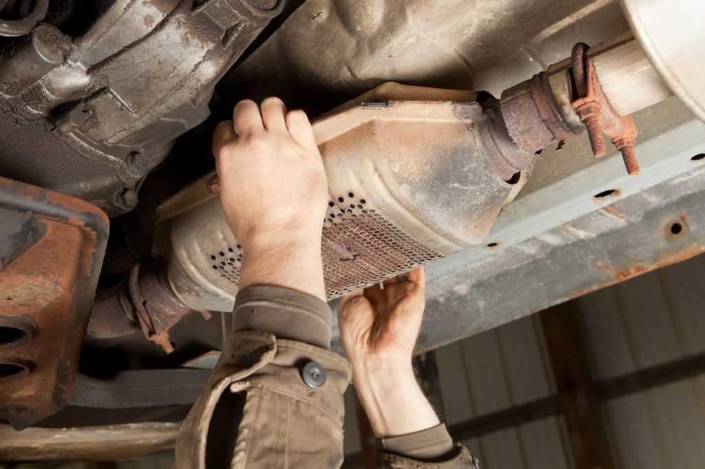 catalytic converter symptoms