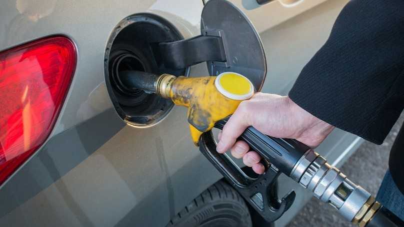 topping off gas tank