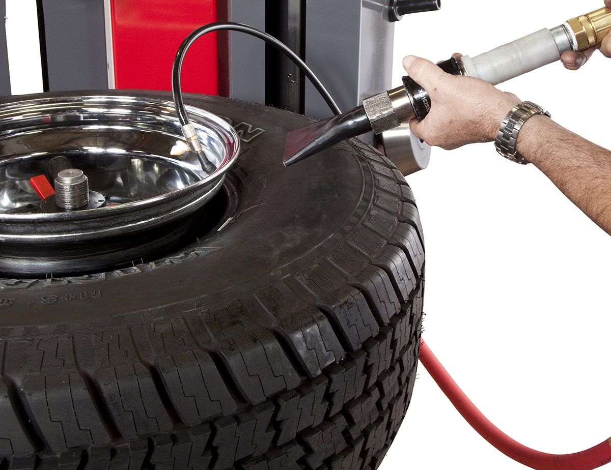 How To Break A Tire Bead 5 Steps To Follow