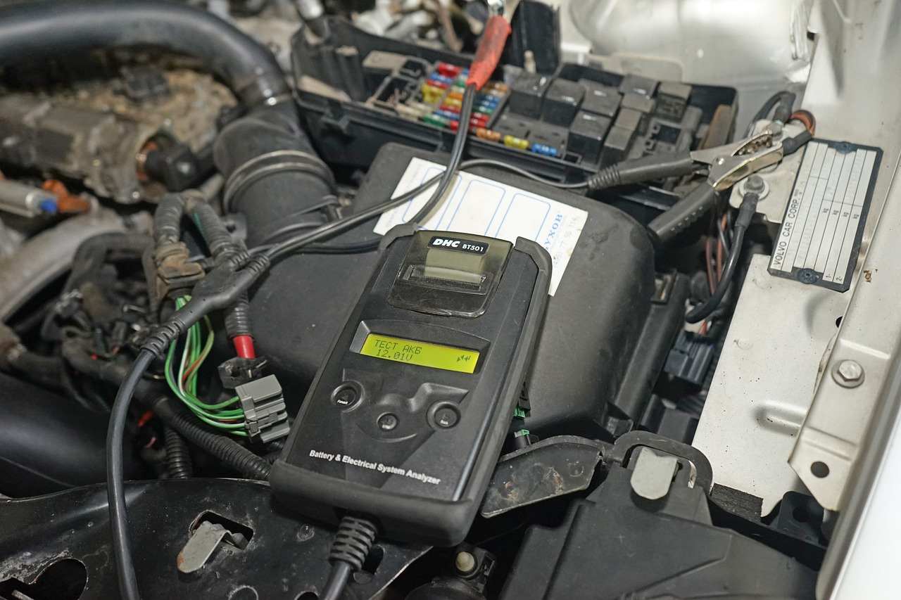 how to keep car battery charged in winter