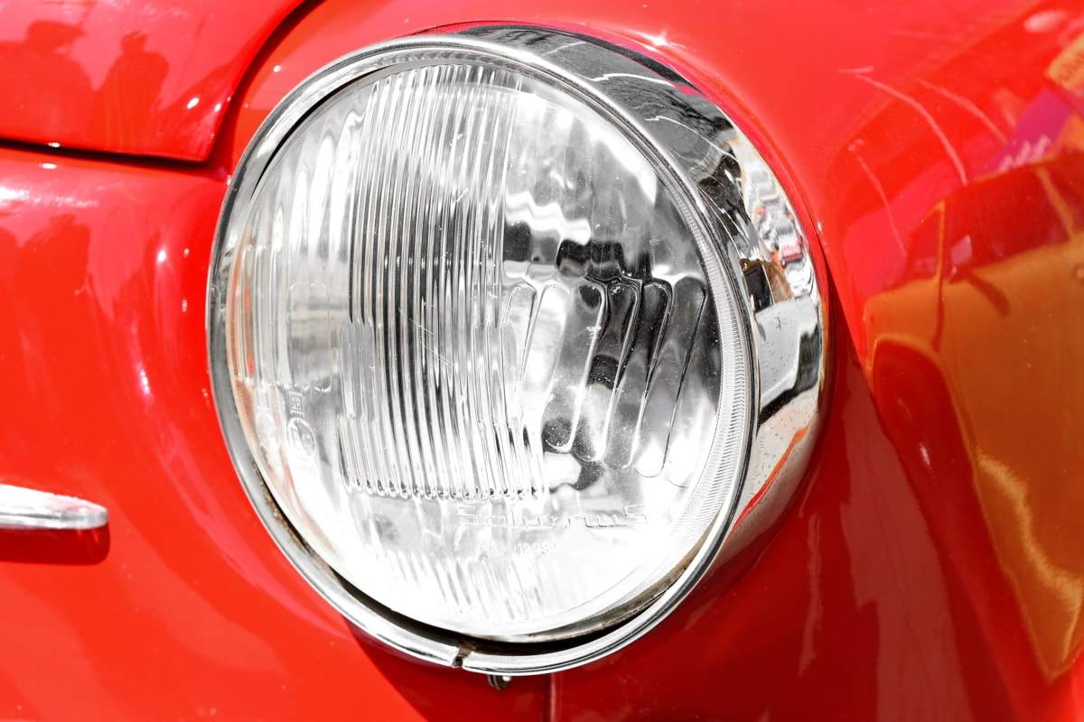 Projector vs Reflector Headlights: Key Differences