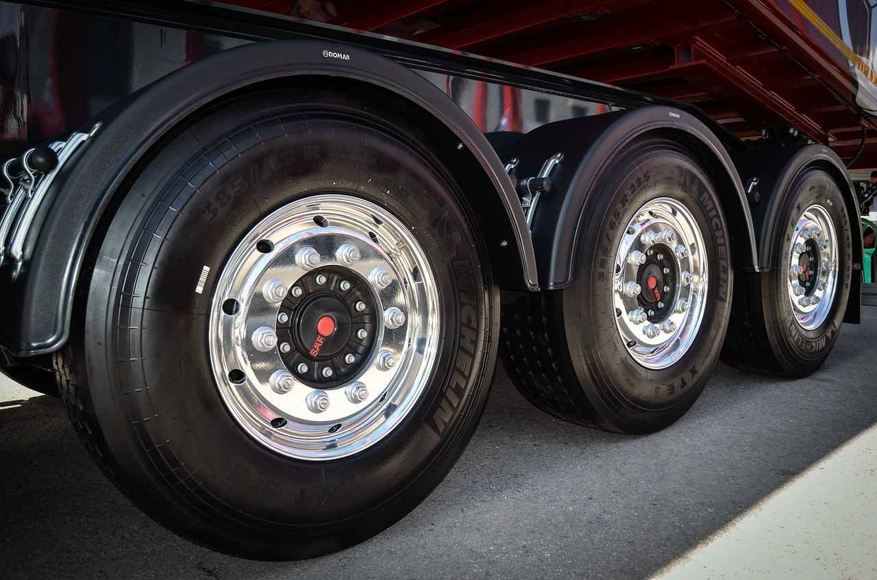 how much does a truck tire weigh