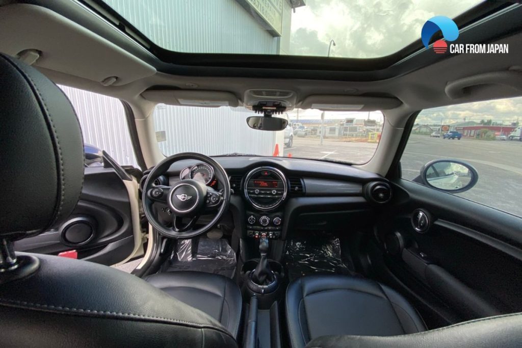 vehicles with panoramic sunroof