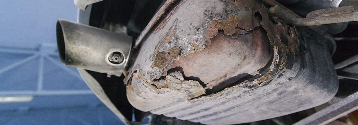 why-your-car-has-smelly-exhaust-fumes-how-to-fix