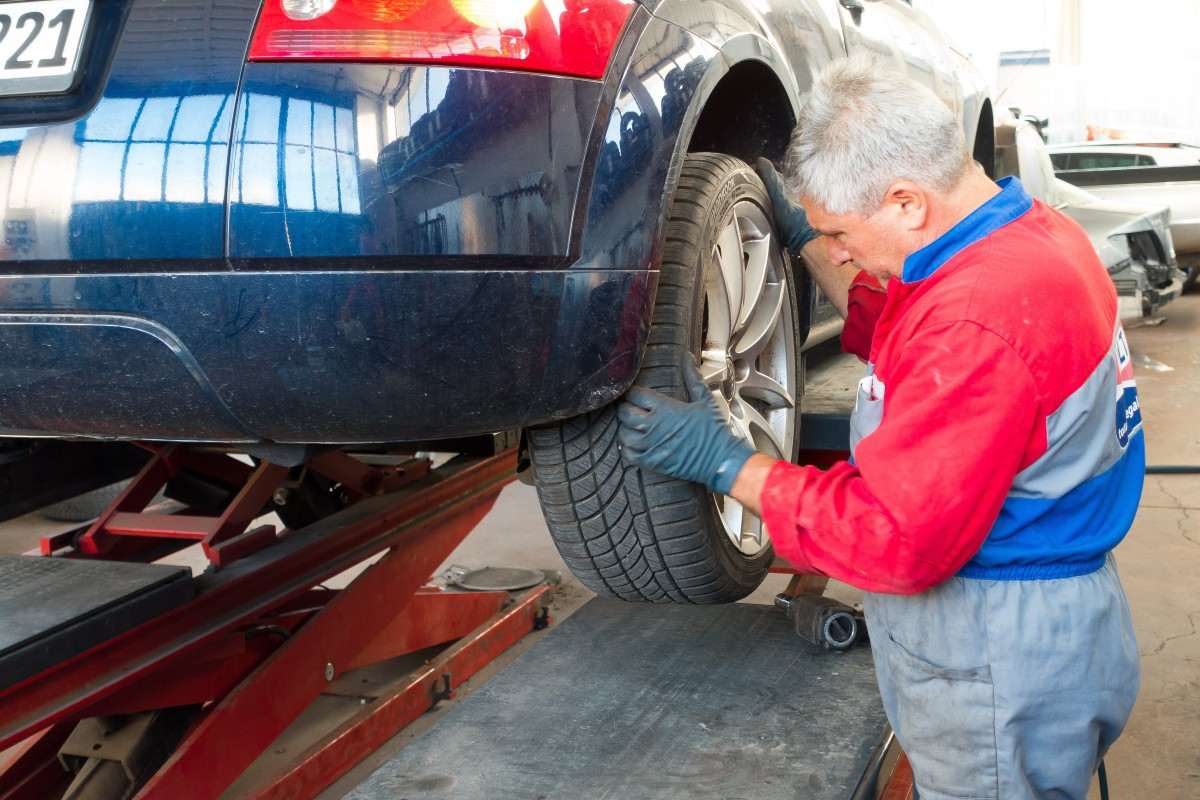 5 DIY Ways to Fix Dents and Scratches on Cars